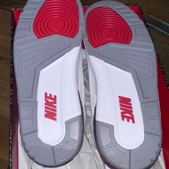 Size 11 - Jordan 3 Retro Mid Fire Red - Picture 3 of 4